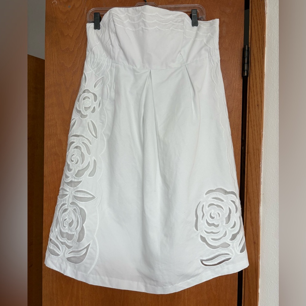 EUC Lilly Pulitzer Betsey white floral cutout embroidered strapless dress 10
